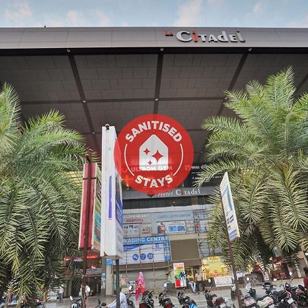 Super Oyo Townhouse 639 Hotel Citadel 2 Surat Exterior photo