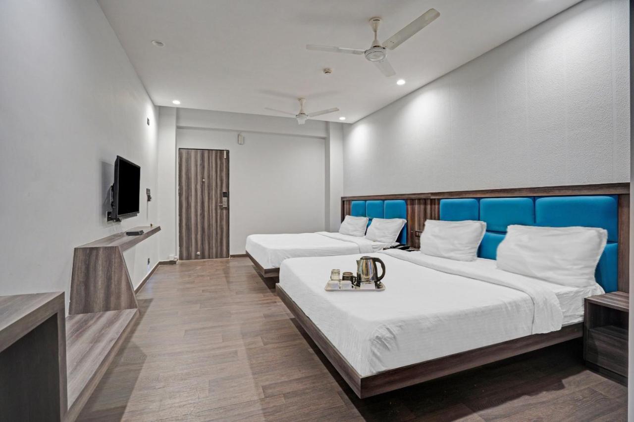 Super Oyo Townhouse 639 Hotel Citadel 2 Surat Exterior photo