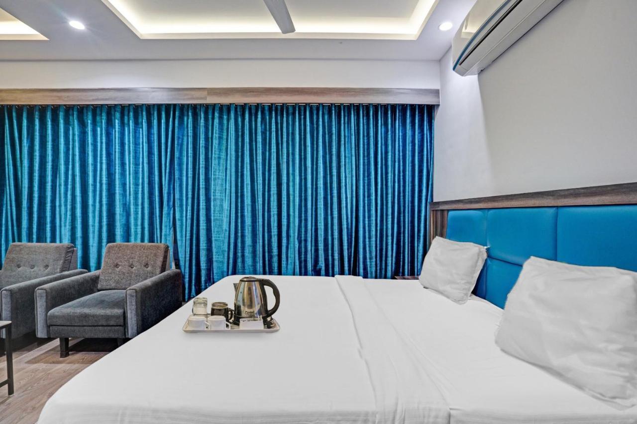 Super Oyo Townhouse 639 Hotel Citadel 2 Surat Exterior photo